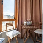 Sunny In The Center Of For 5guests Appartement