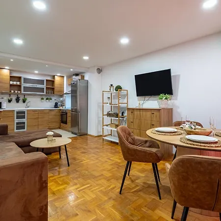 Sunny In The Center Of For 5guests Appartement